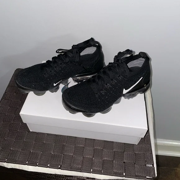 Nike White Air VaporMax Flyknit 2 Box - Picture 2 of 4